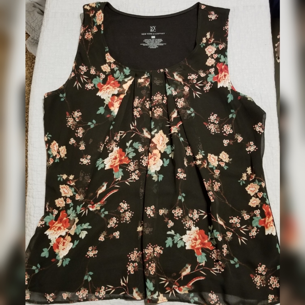 Sleeveless New York and company top